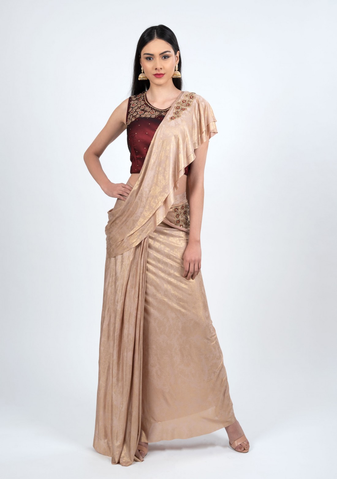 Indian Saree With Contrast Blouse Designs Cut Sleeves Blouse Designs For  Contrast Silk Sarees #… | Saree blouse styles, Designer saree blouse  patterns, Saree dress