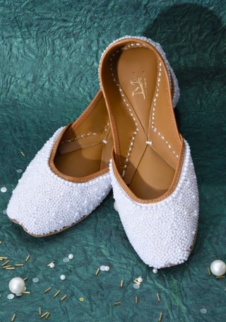White Pearl Hand Embroidered Jutti