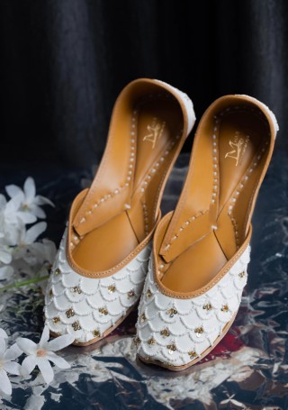 White Beads Hand Embroidered Pure Leather Jutti